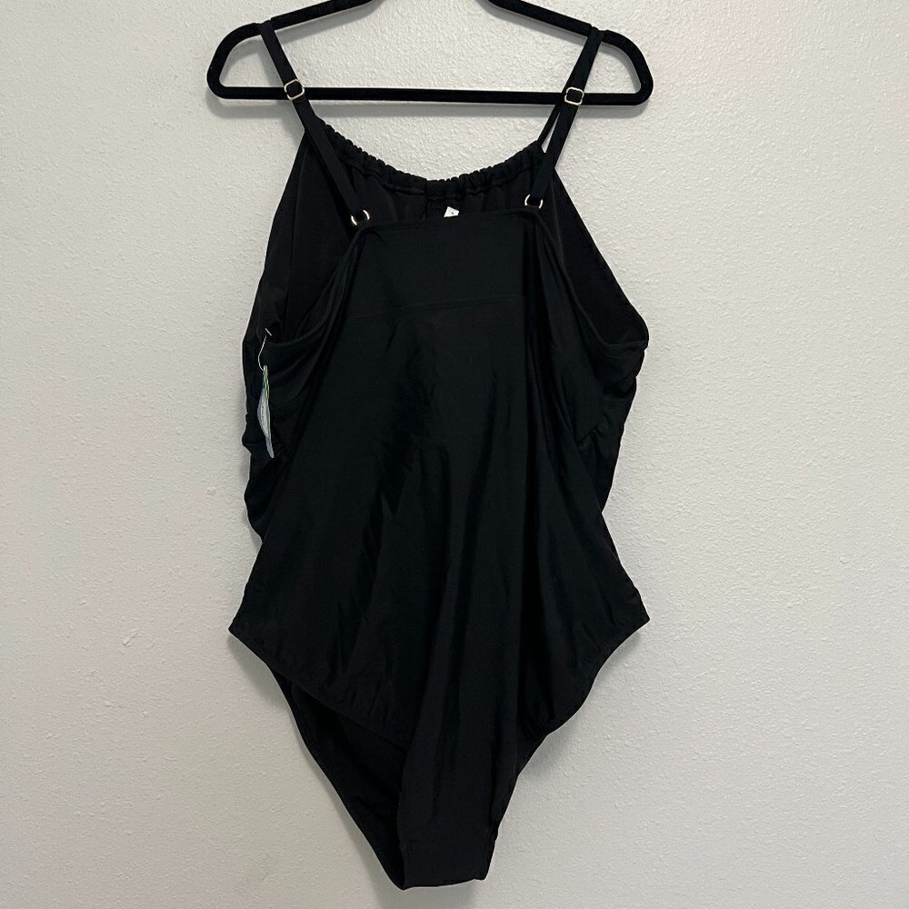 NWT Boutique Womens Plus Size Black Rouched One Piece Swimming Suit